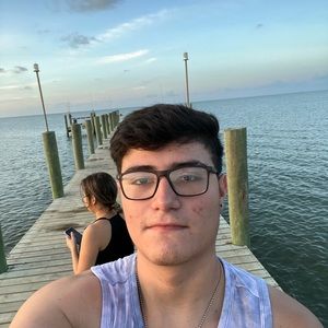 Meet your Posher, Farid